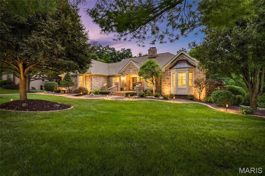 1217 Grey Fox RUN, Weldon Spring, MO 63304