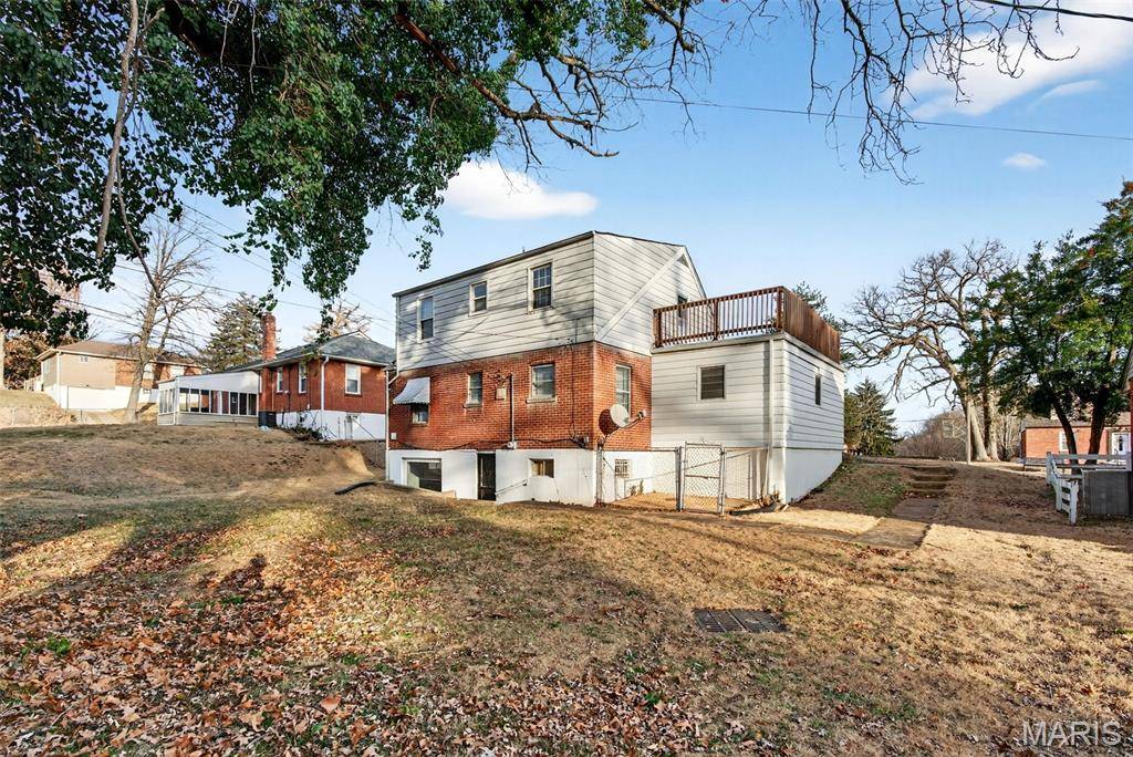 4605 Nelson DR, Northwoods, MO 63121