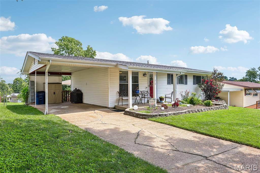 219 Arras DR, St Louis, MO 63129