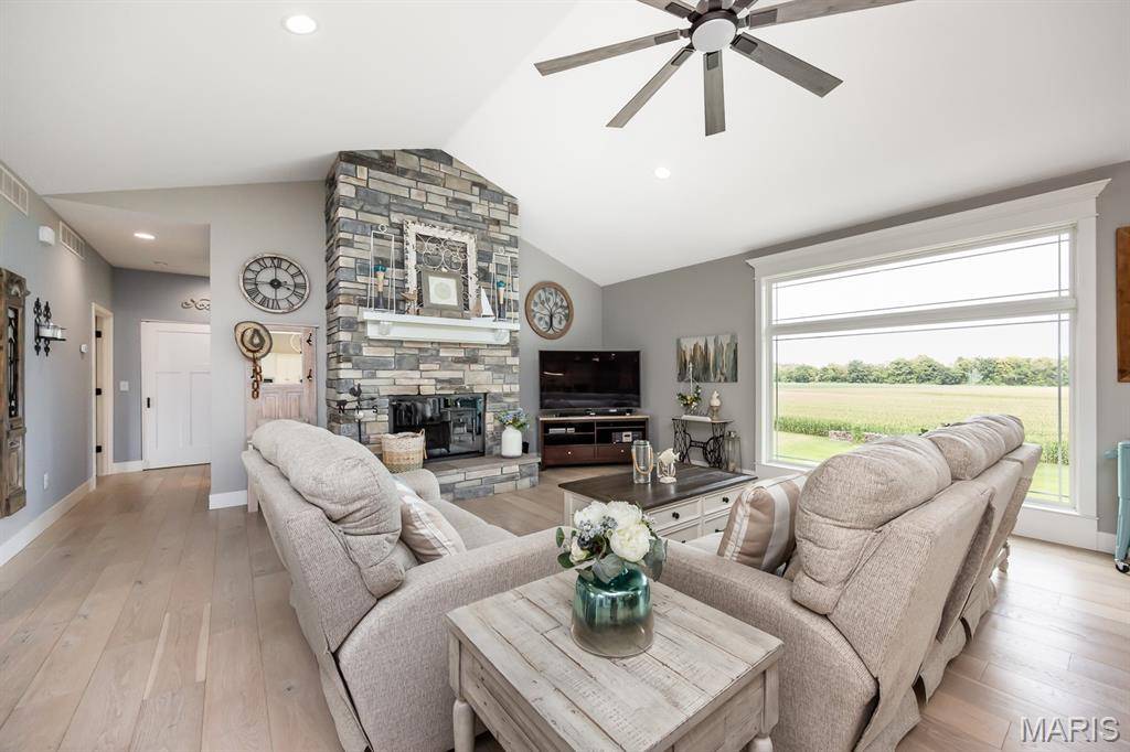 3450 Arbor View CT, Freeburg, IL 62243