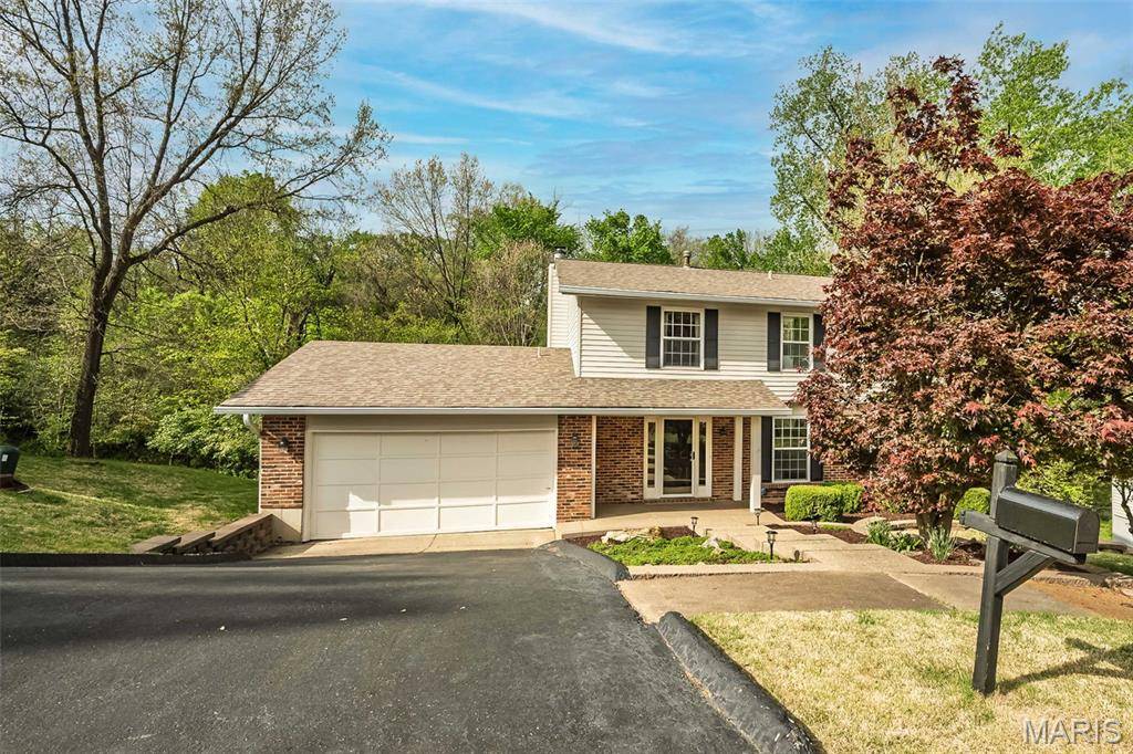 1226 Dunloe RD, Ballwin, MO 63021
