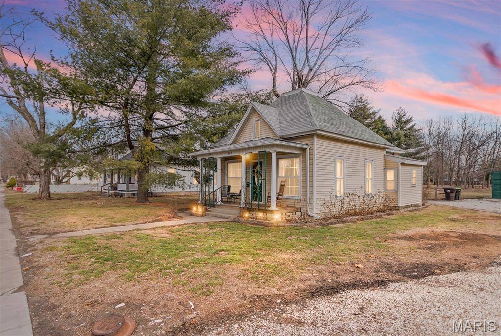 360 S Main ST, White Hall, IL 62092