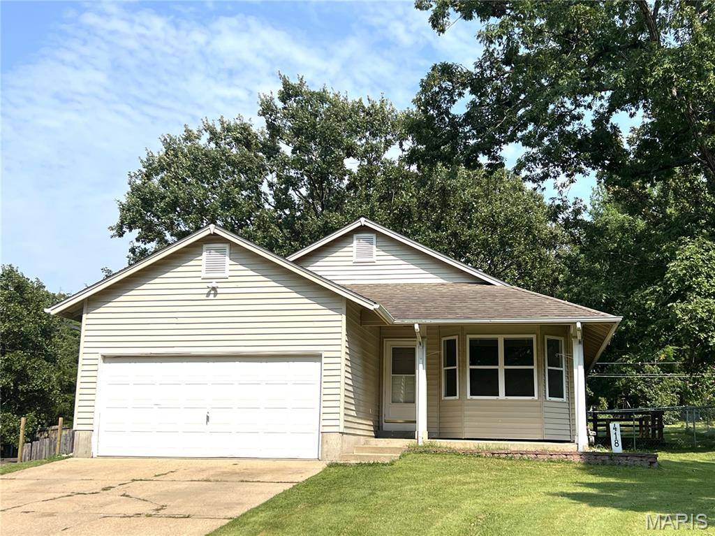 418 Forest LN, St James, MO 65559