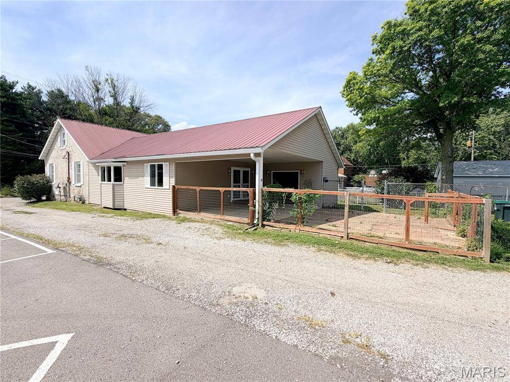 110 N Jefferson AVE, Millstadt, IL 62260