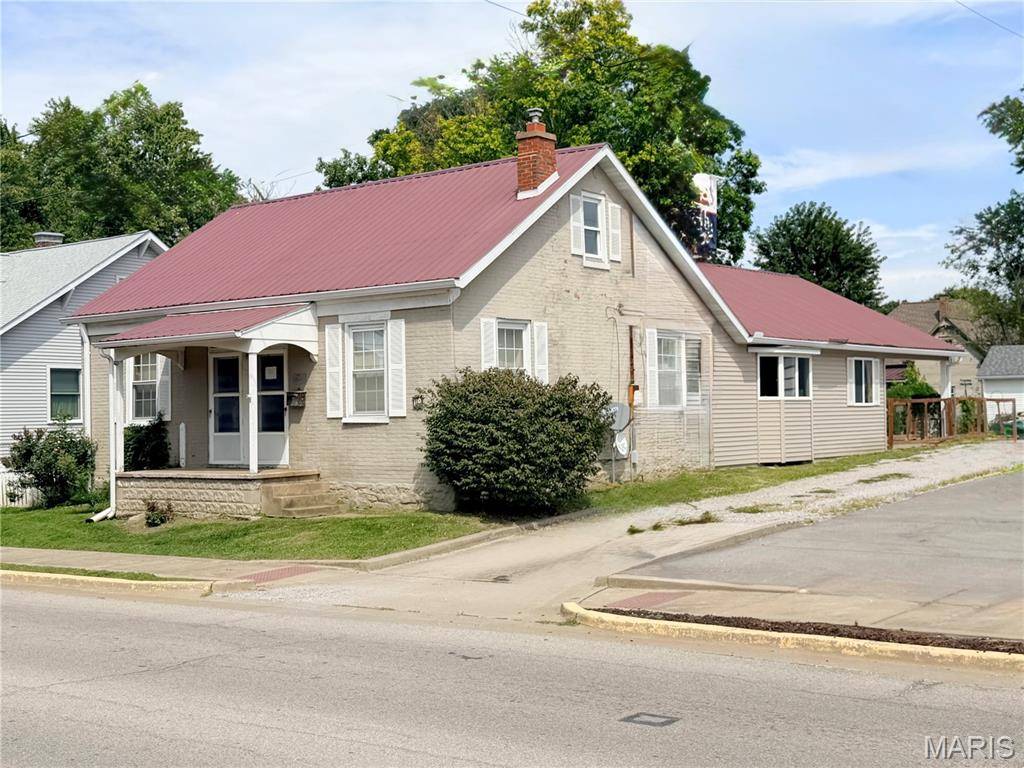 110 N Jefferson AVE, Millstadt, IL 62260