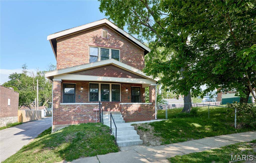 5021 Ray AVE, St Louis, MO 63116
