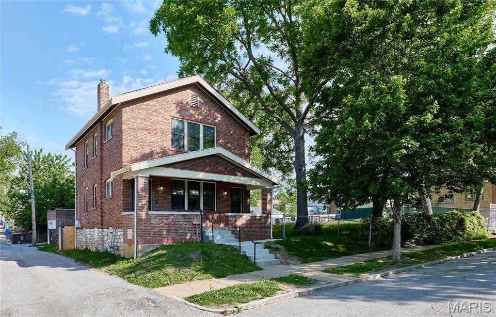 5021 Ray AVE, St Louis, MO 63116