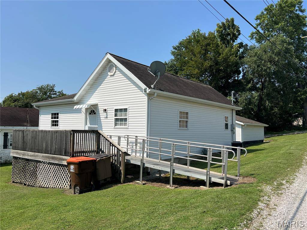 106 S 4th ST, Benld, IL 62009