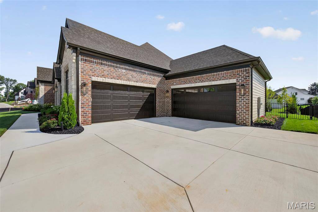 782 Schaeffers GRV, Chesterfield, MO 63005