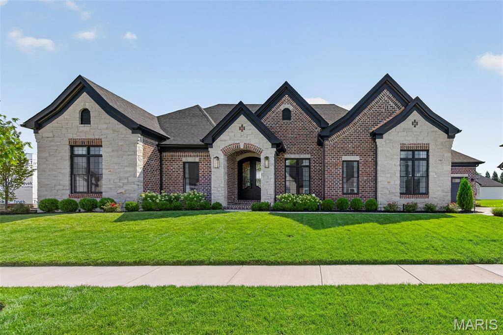 782 Schaeffers GRV, Chesterfield, MO 63005