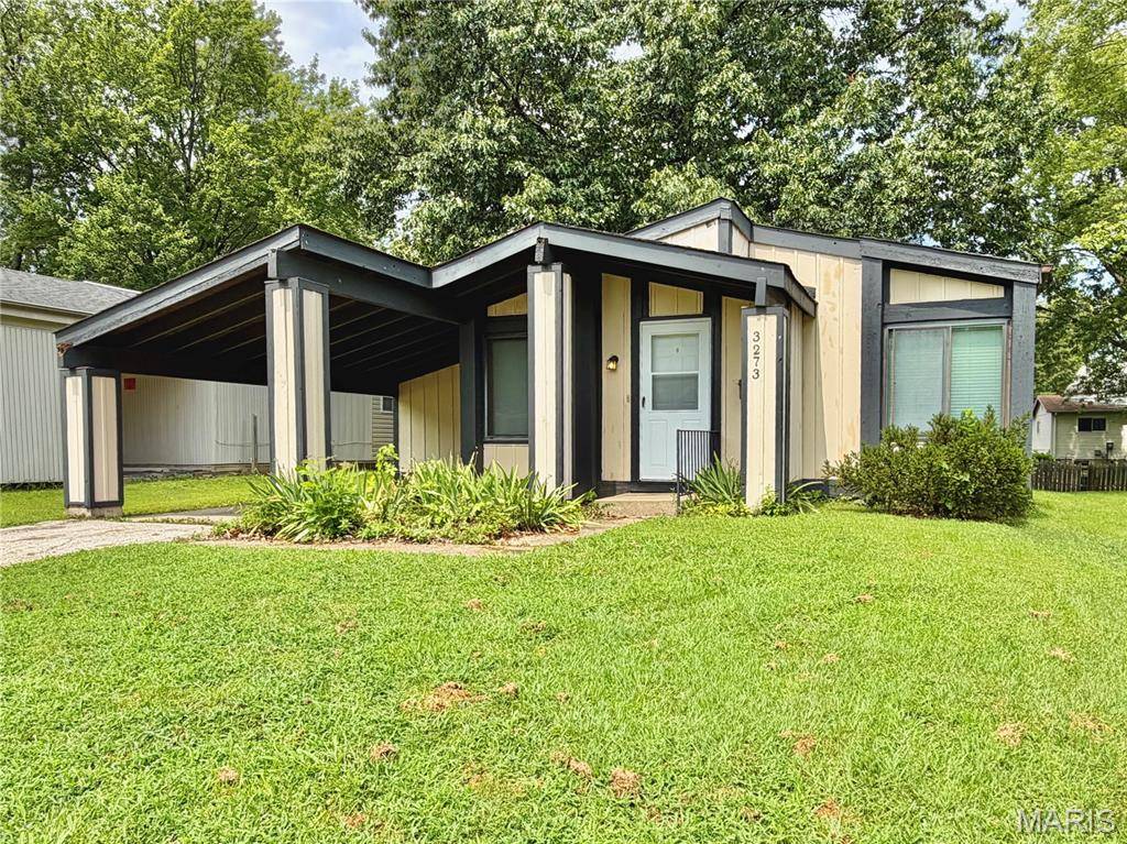 3273 Green Pasture DR, Florissant, MO 63031