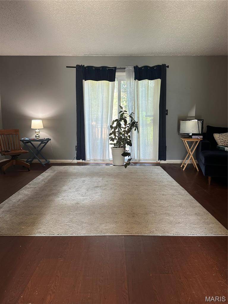 11630 Helenoak DR, Florissant, MO 63033