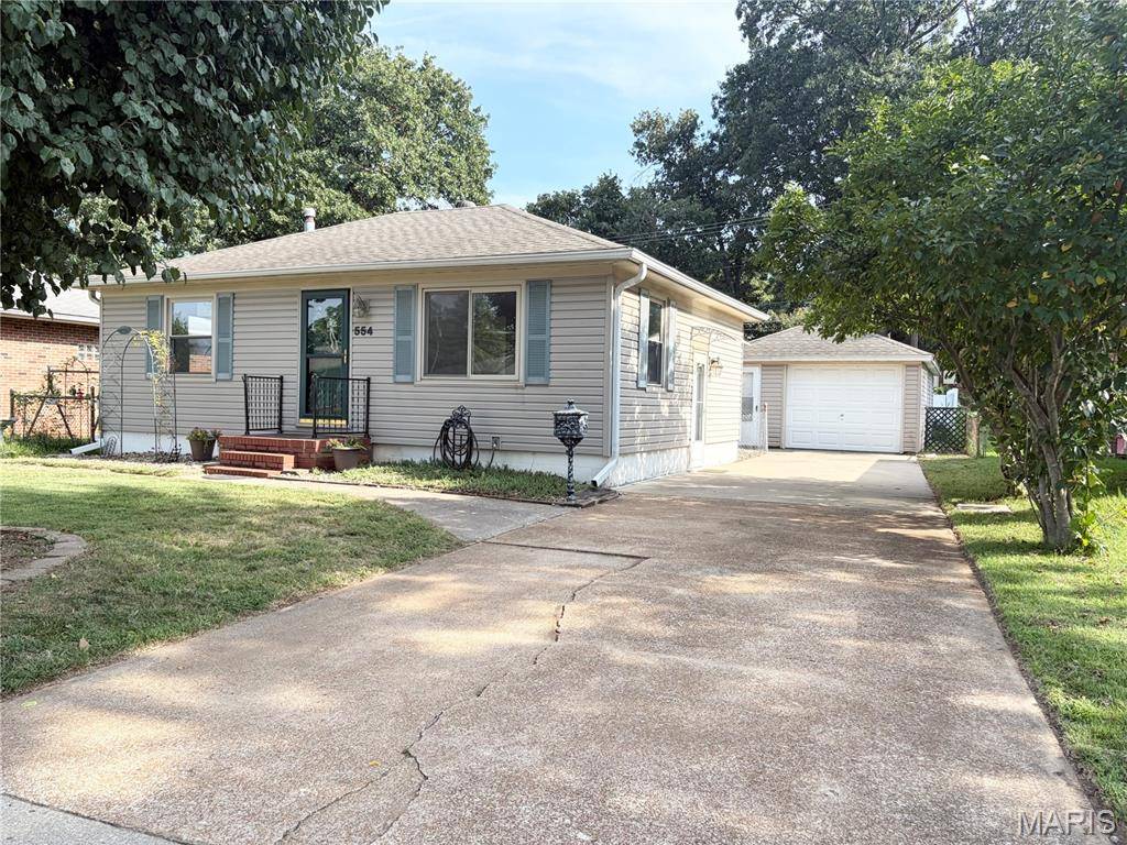 554 Mildred AVE, Wood River, IL 62095