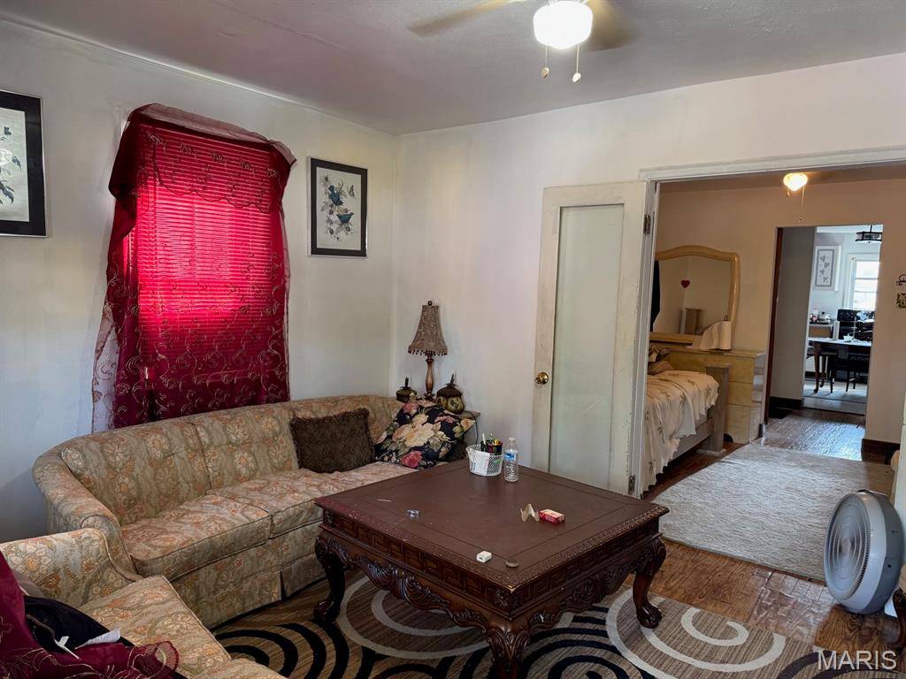 9513 Kirchner AVE, St Louis, MO 63125