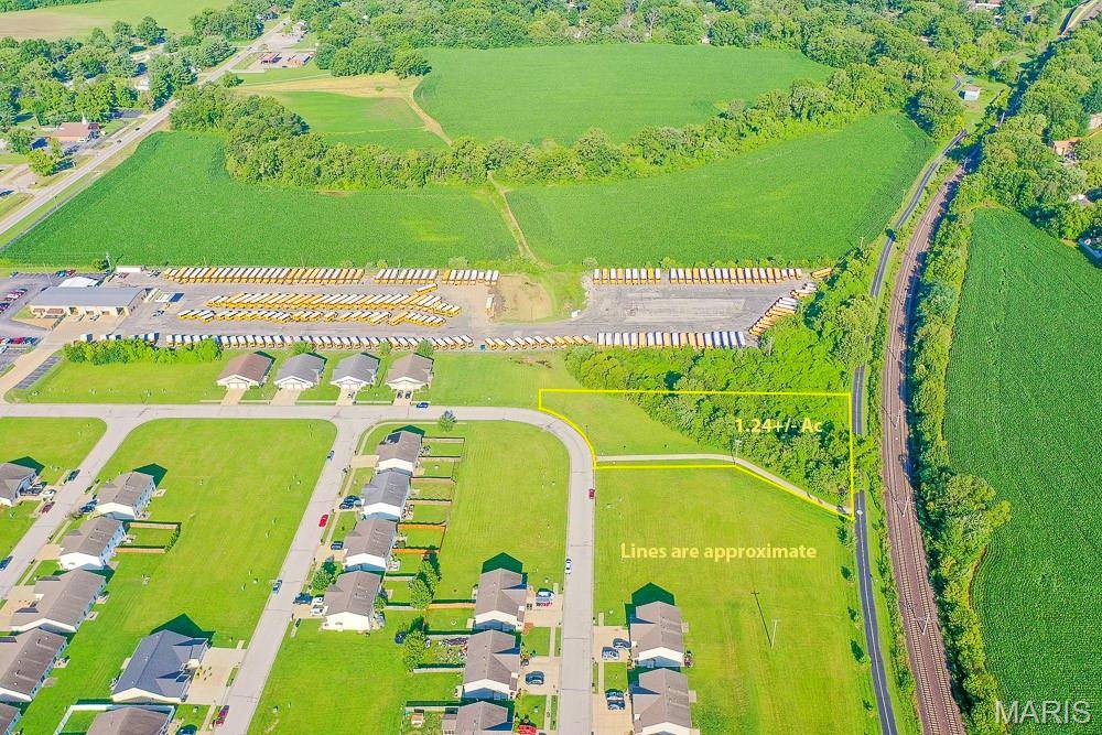 3301 Fox Valley LN, Belleville, IL 62220