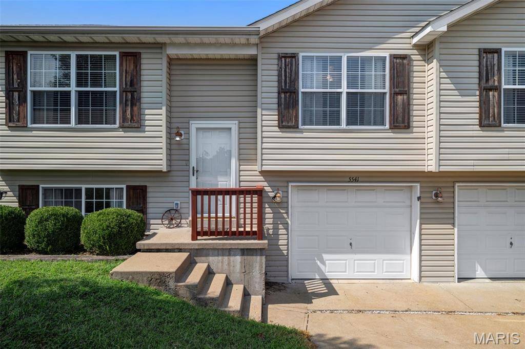 5541 Wagon Train DR, House Springs, MO 63051