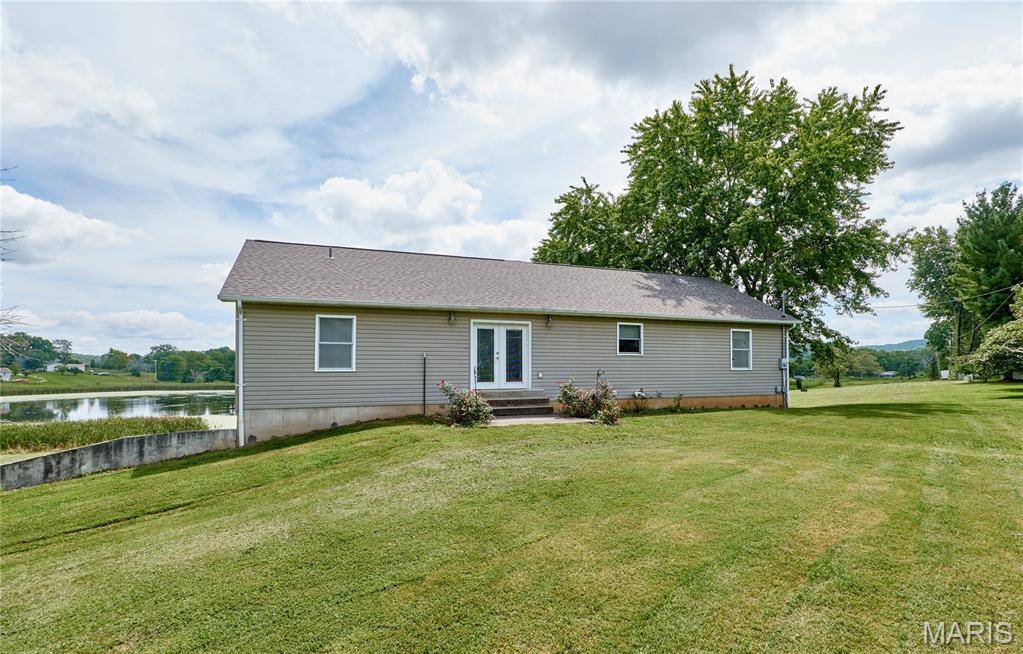 55 Lakeview CIR, Elsberry, MO 63343
