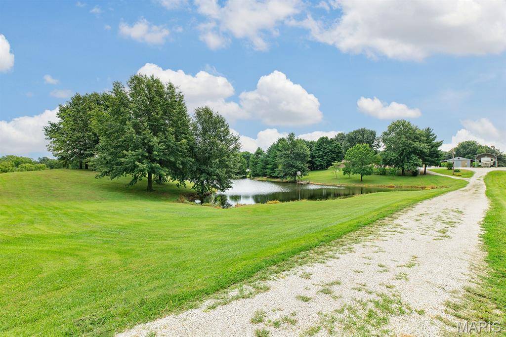 29022 Smith RD, Medora, IL 62063