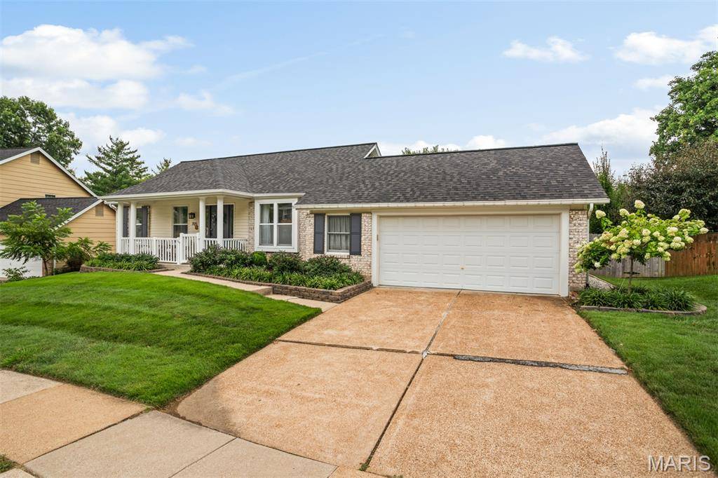 705 Stone Canyon DR, Ballwin, MO 63021