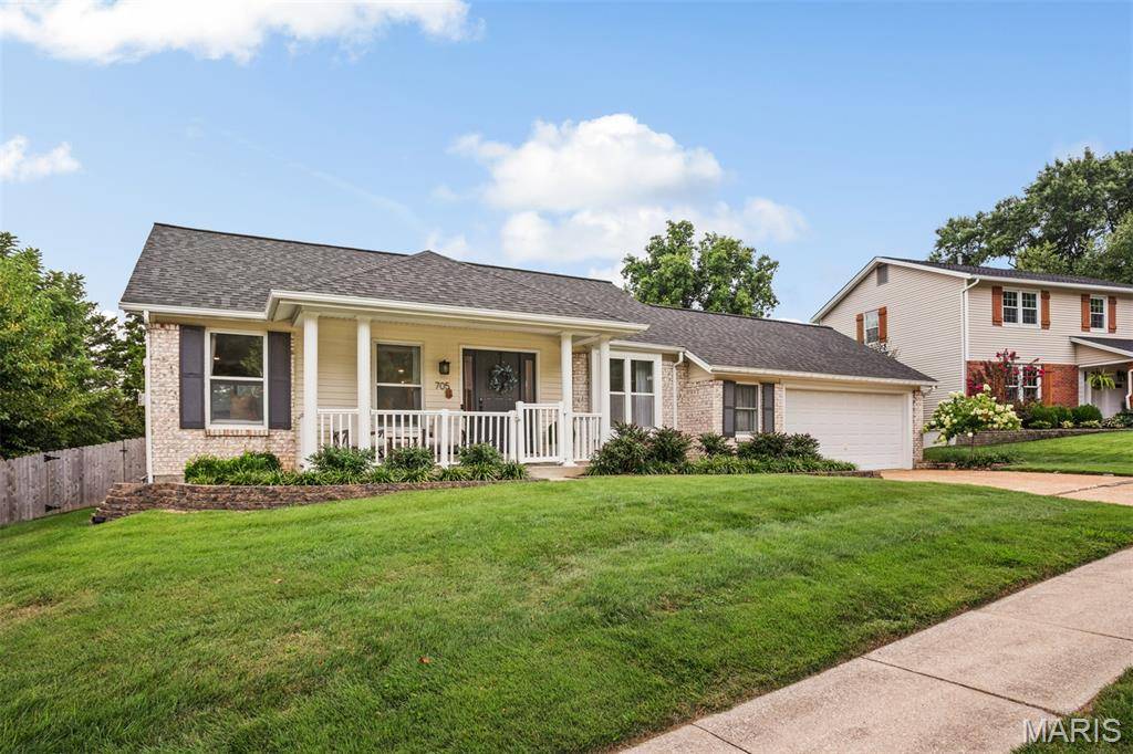 705 Stone Canyon DR, Ballwin, MO 63021