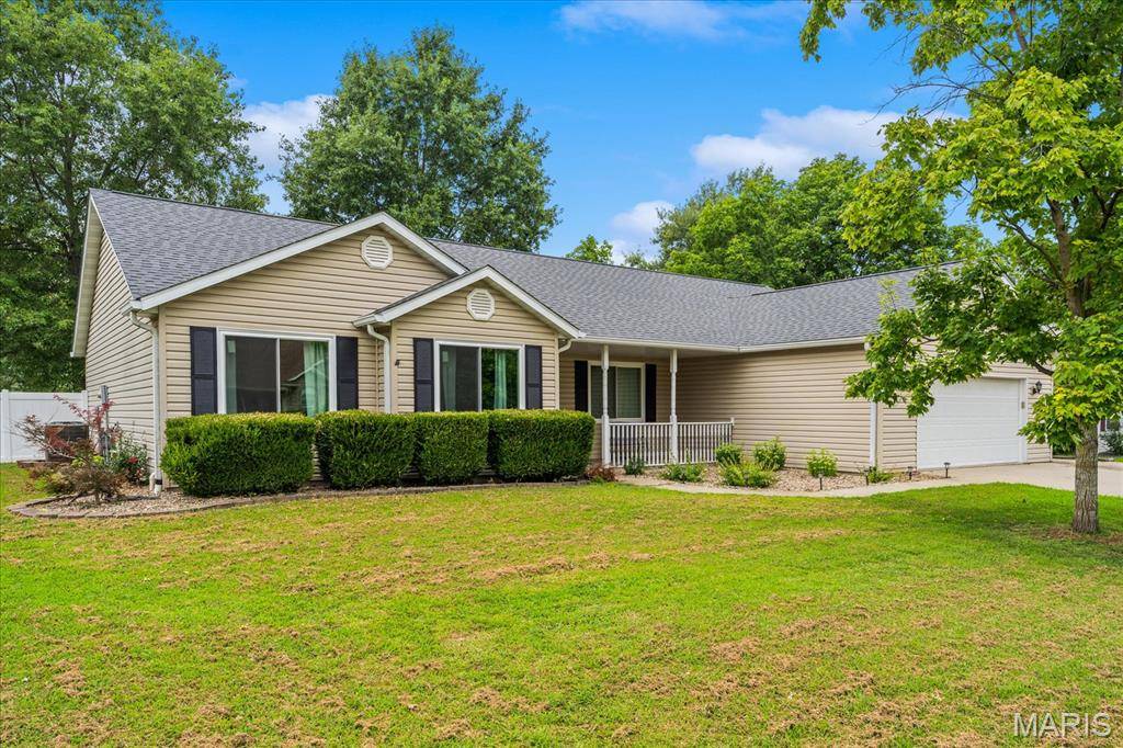 710 Mary Ann CT, Freeburg, IL 62243