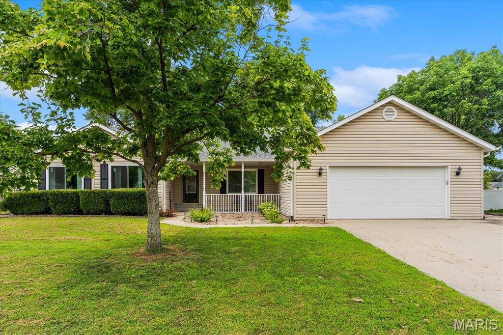 710 Mary Ann CT, Freeburg, IL 62243