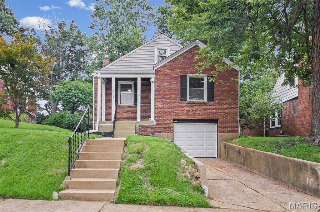 9019 McNulty DR, St Louis, MO 63114