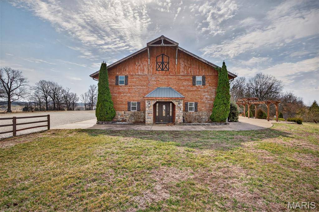 38 Rainbow RD, Buffalo, MO 65622