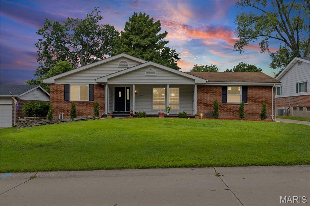 1515 Lisa DR, Florissant, MO 63033