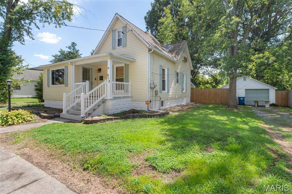 819 W Maplewood, Marion, IL 62959
