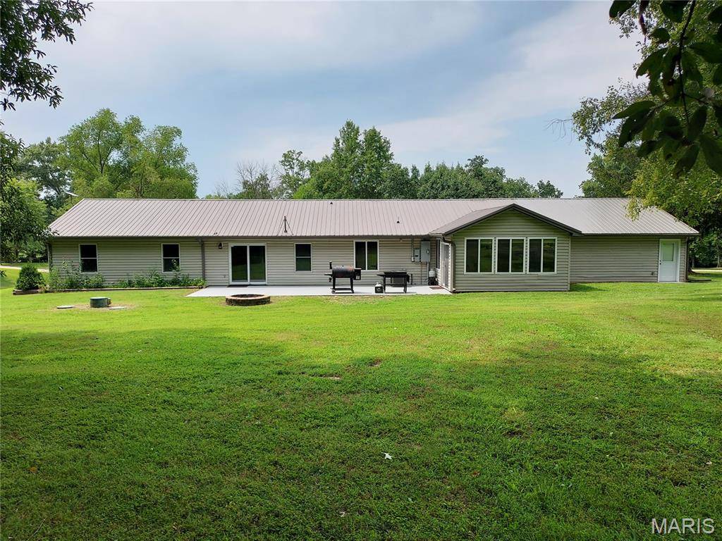 685 Old National TRL, Pocahontas, IL 62275