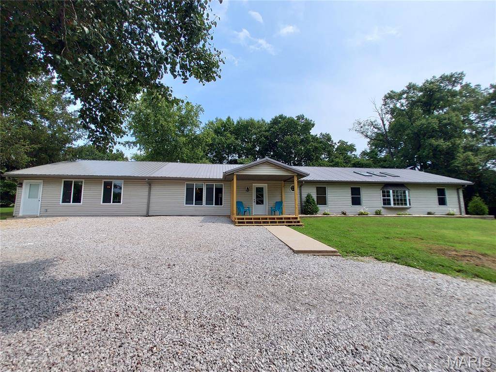 685 Old National TRL, Pocahontas, IL 62275
