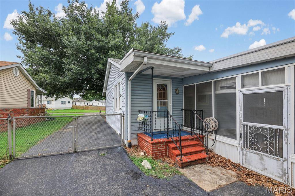 612 6th ST, East Alton, IL 62024