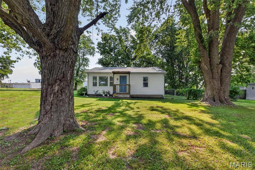 546 Chestnut ST, Hawk Point, MO 63349