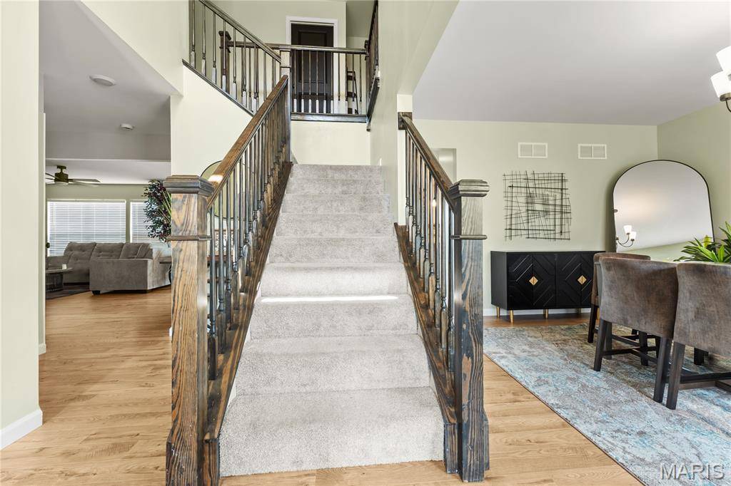 1547 Winding Meadows, Fenton, MO 63026
