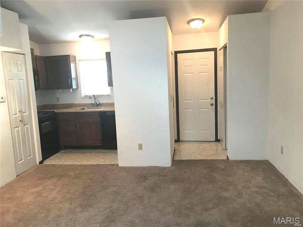 110 ASHLEY DR, Fairview Heights, IL 62208
