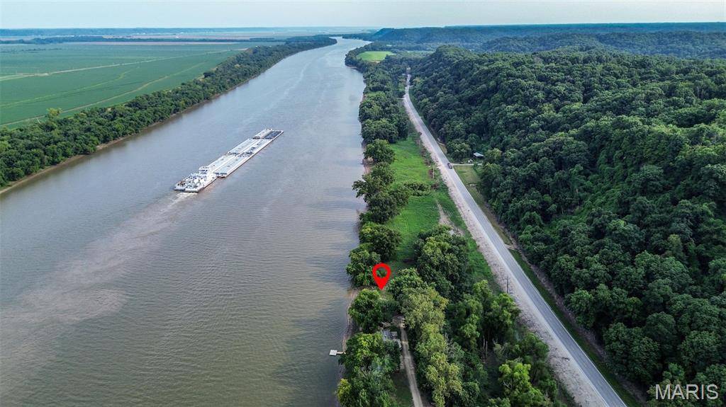 305 Alexander LN, Kampsville, IL 62053
