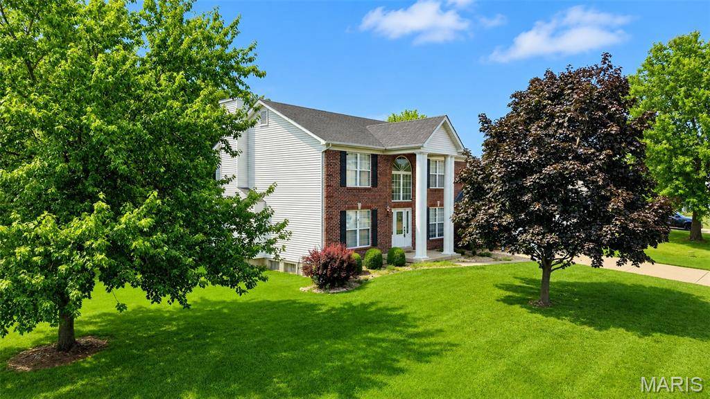 305 Highgrove Place DR, O'fallon, MO 63366