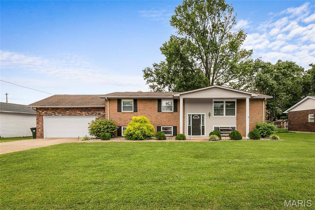 2024 Diane DR, Dupo, IL 62239