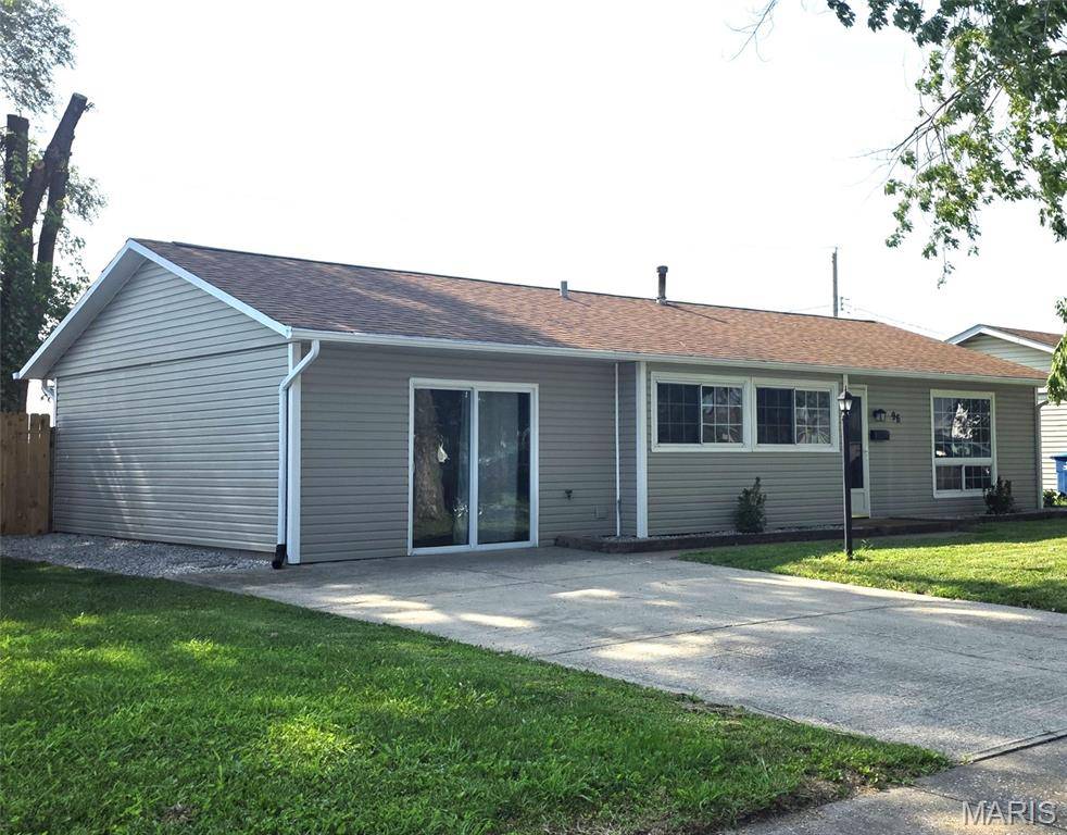 96 Briarhaven DR, Granite City, IL 62040