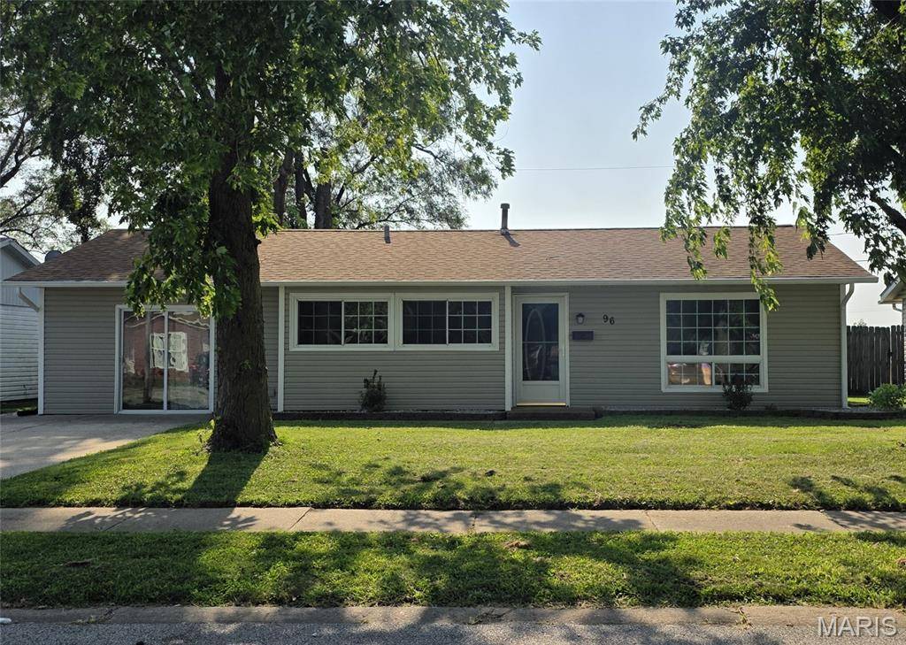 96 Briarhaven DR, Granite City, IL 62040