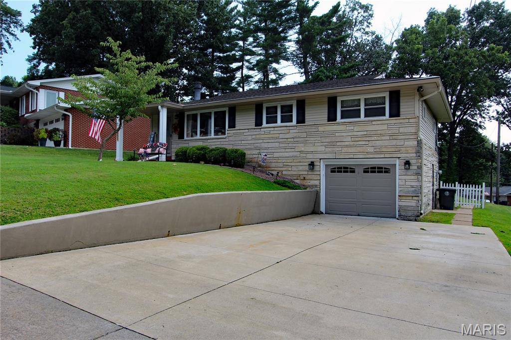 1653 Perryville RD, Cape Girardeau, MO 63701