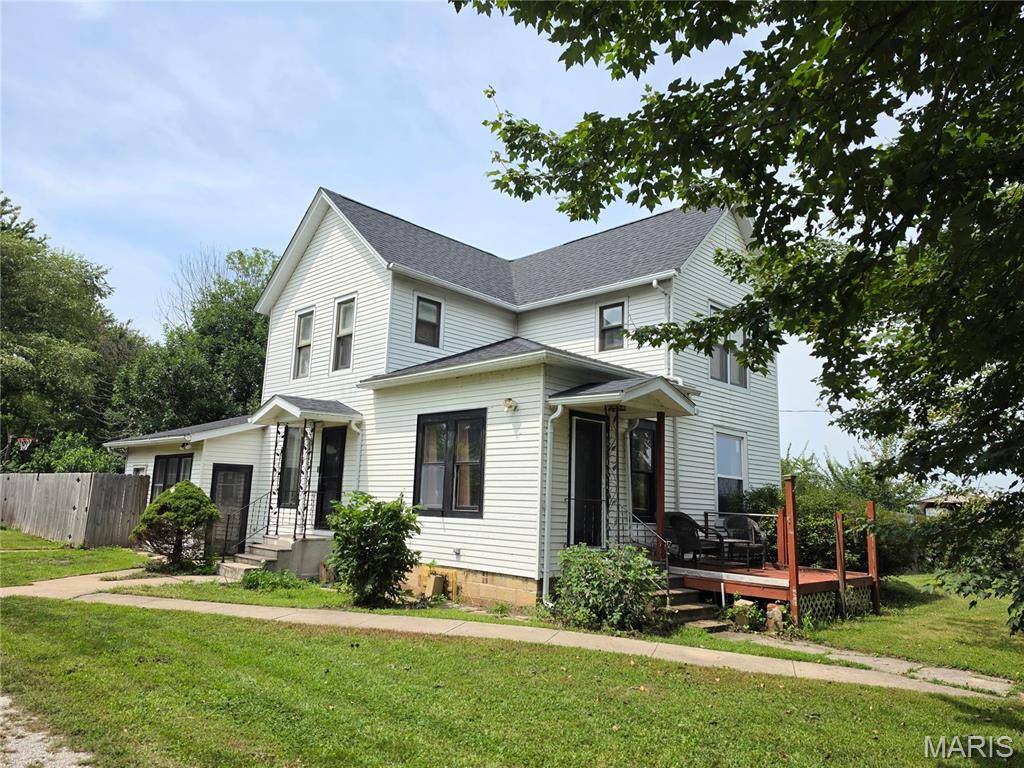 638 N Main ST, Witt, IL 62094