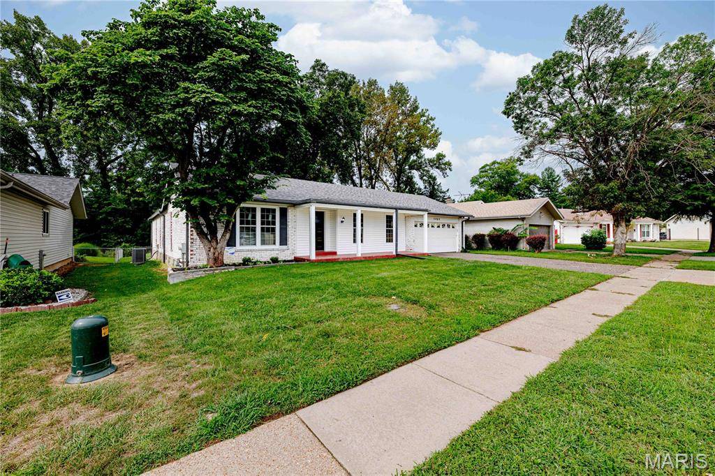 3464 Woodpath DR, Florissant, MO 63031