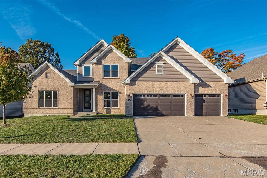 2708 Brook Hill LN, St Charles, MO 63303