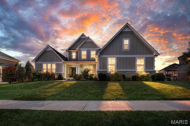 985 Silver Buck LN, Chesterfield, MO 63005