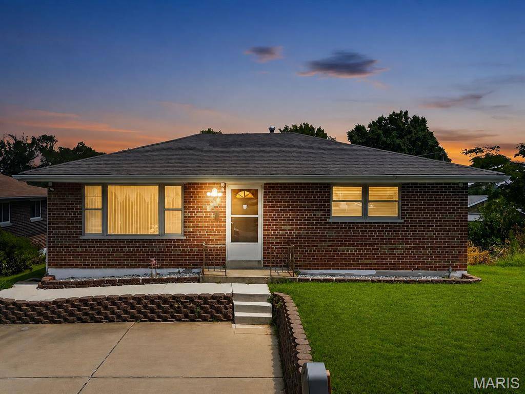 4720 Collins CT, St Louis, MO 63116