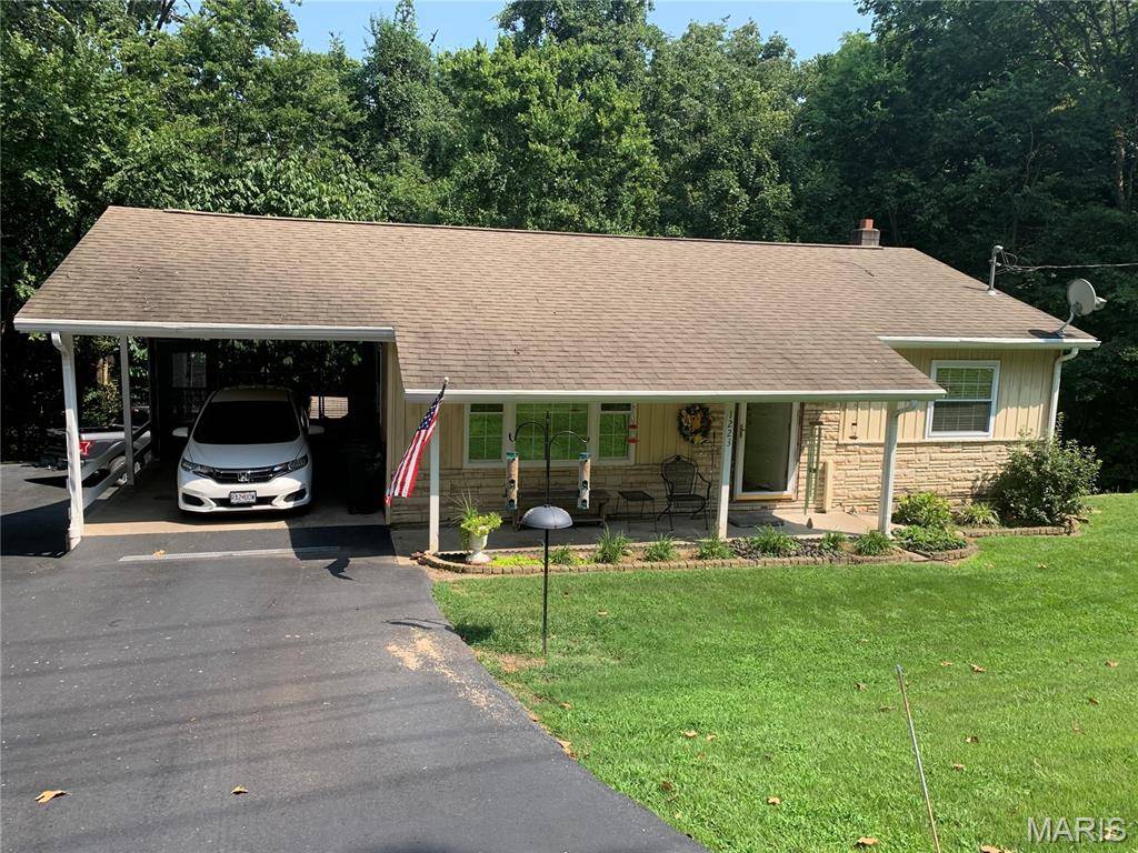 1223 W Cape Rock DR, Cape Girardeau, MO 63701