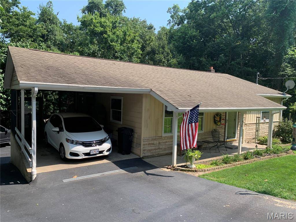 1223 W Cape Rock DR, Cape Girardeau, MO 63701