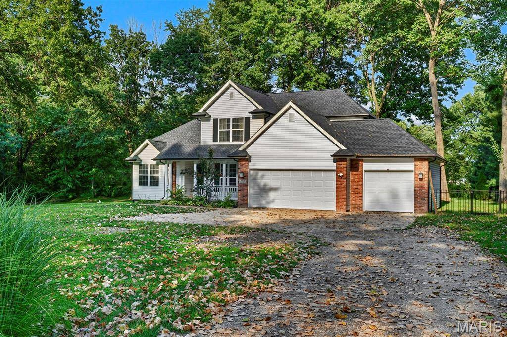 3820 White Oak LN, Edwardsville, IL 62025